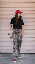 Load image into Gallery viewer, Off the track (leopard)
