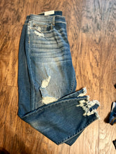 Load image into Gallery viewer, Judy Blue Distressed Jeans
